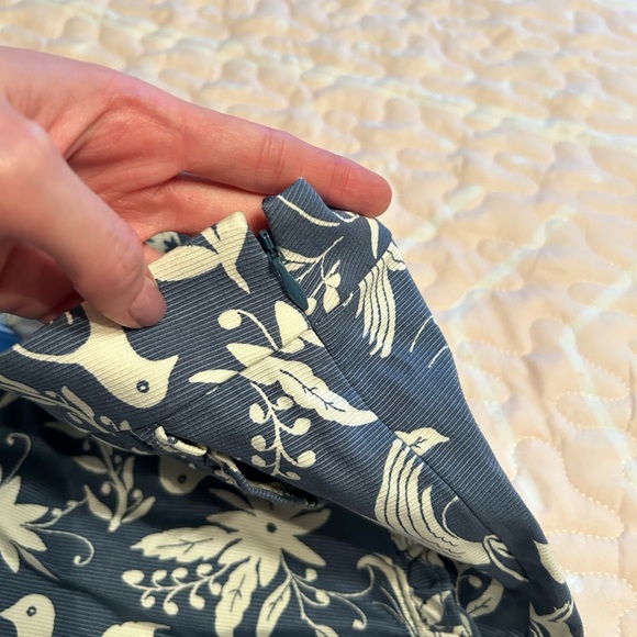 Loft NWT Blue Size 6 Bird Floral Print Shorts - Picture 6 of 7